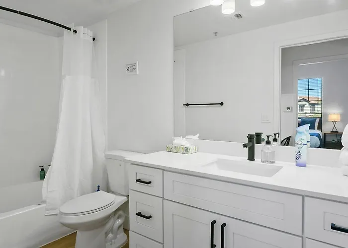 Apartment Cozysuites By The Stadium With Pool 03 Glendale