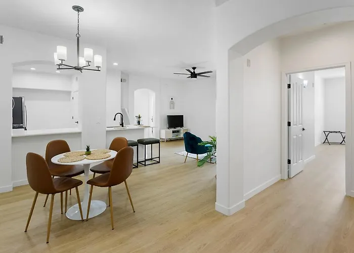 Apartment Cozysuites By The Stadium With Pool 03 *