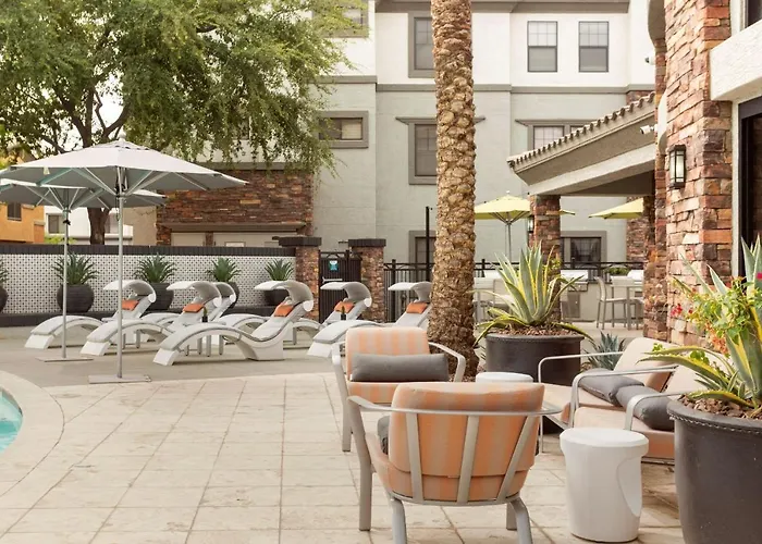 Cozysuites By The Stadium With Pool 03