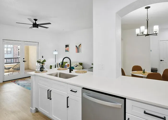 Apartment Cozysuites By The Stadium With Pool 03