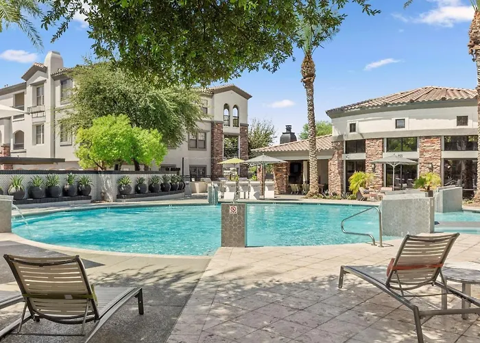Apartment Cozysuites By The Stadium With Pool 03 *