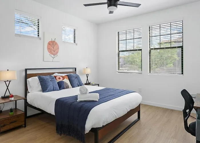 Cozysuites By The Stadium With Pool 03