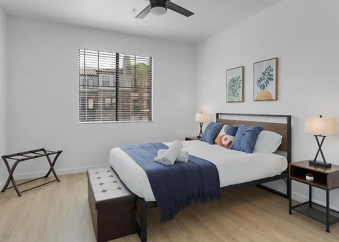 Cozysuites By The Stadium With Pool 03 * Glendale