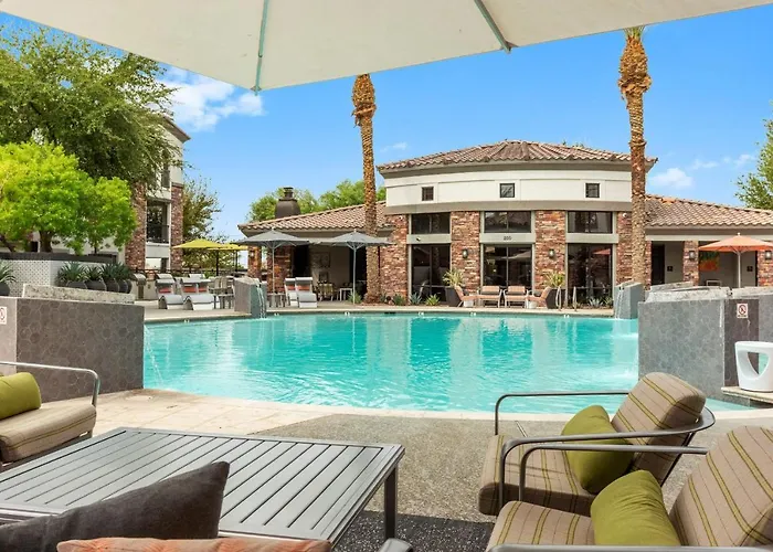 Cozysuites By The Stadium With Pool 03 *